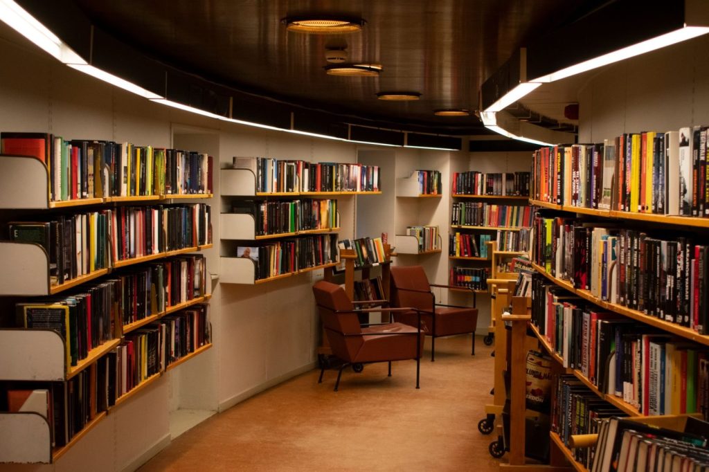 Bibliothèque municipale, illustration pour Pyrénées-Orientales