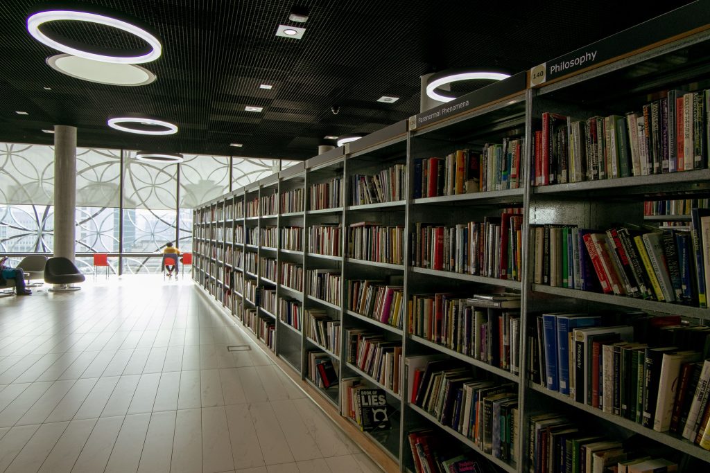 Espace de travail numérique dans une médiathèque